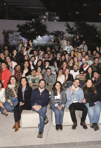 Group shot of all the colleagues working at Hogarth Uruguay.